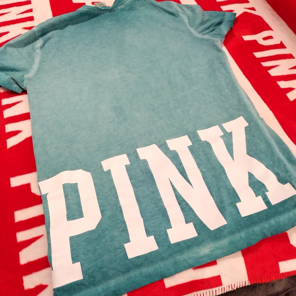 Vs pink acid wash pocket tee